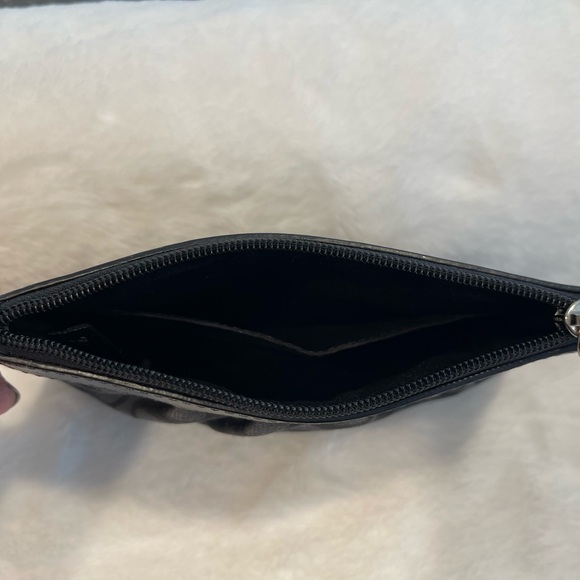 Coach Wristlet - Picture 5 of 8